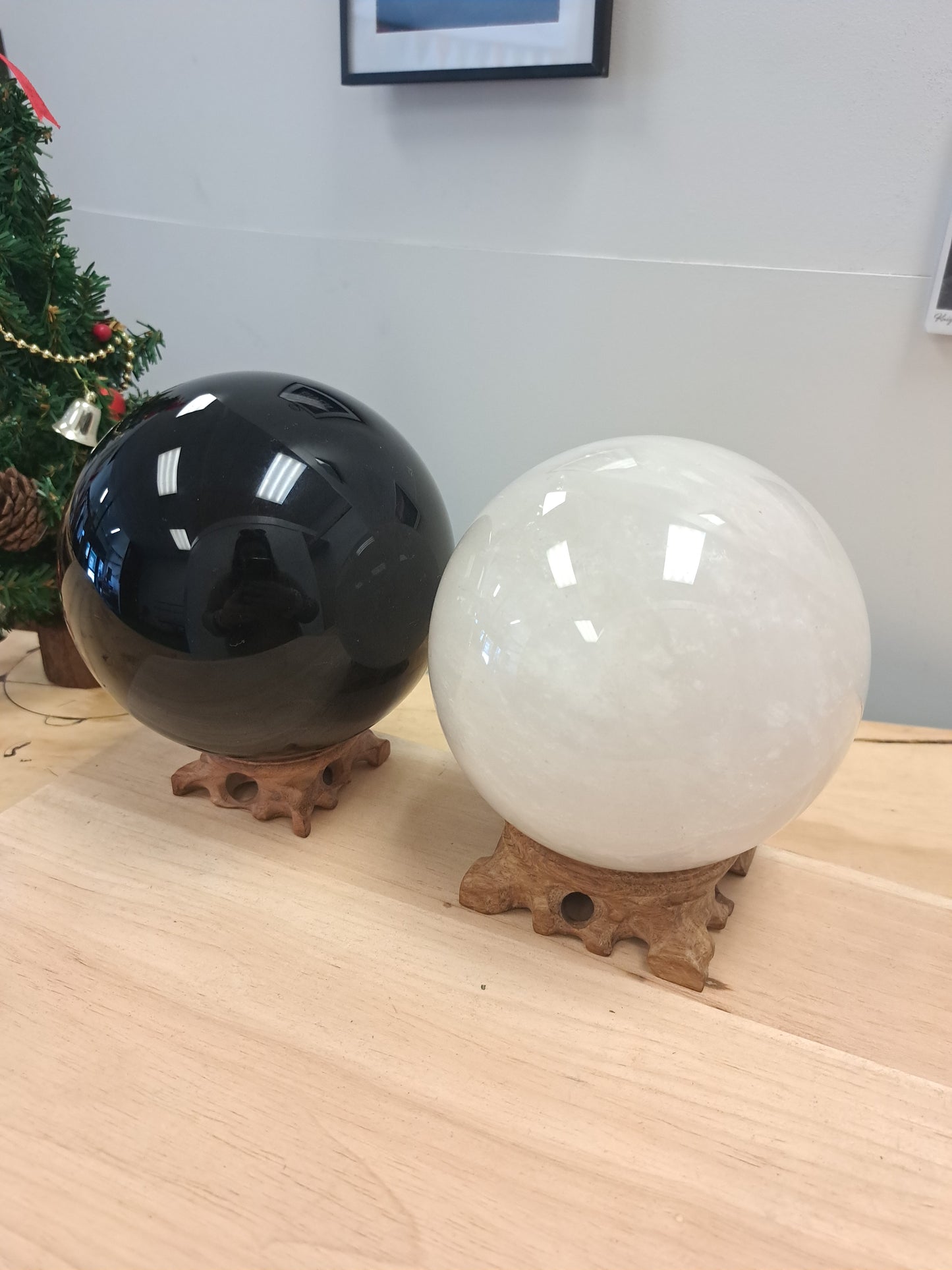 XL Crystal Sphere - Clear Quartz