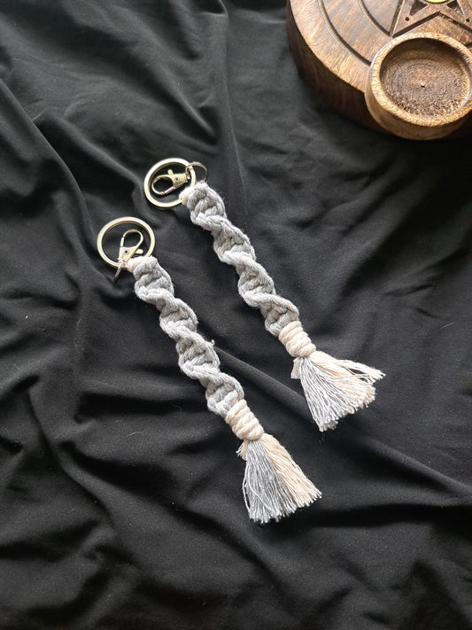 Macrame Keyring - grey