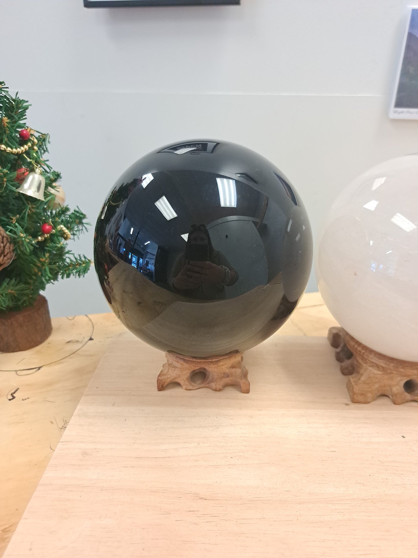 XL Crystal Sphere - Obsidian