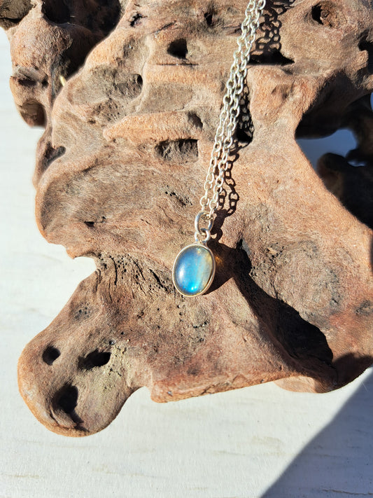 Labradorite Silver Necklace - Oval