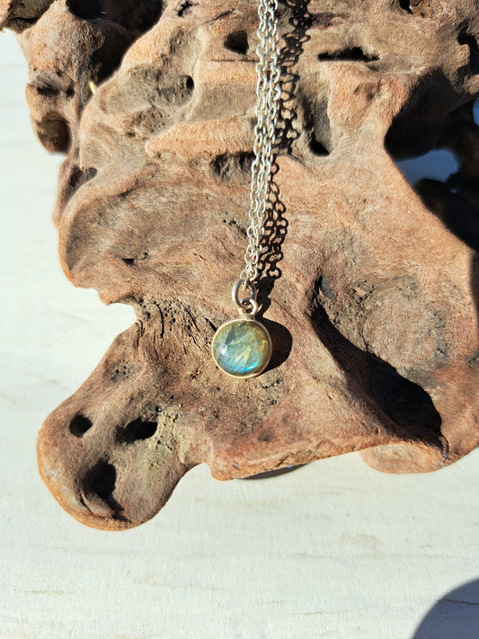 Labradorite Silver Necklace - Round